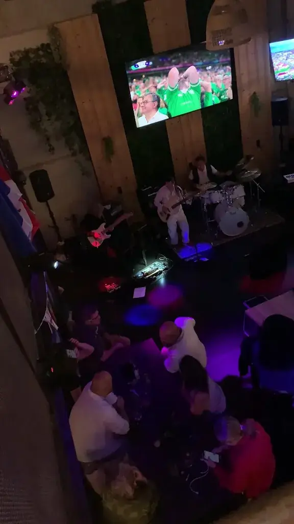 Frank Loeschmann_Le Lounge - Drink and Food_Salaise-sur-Sanne_review