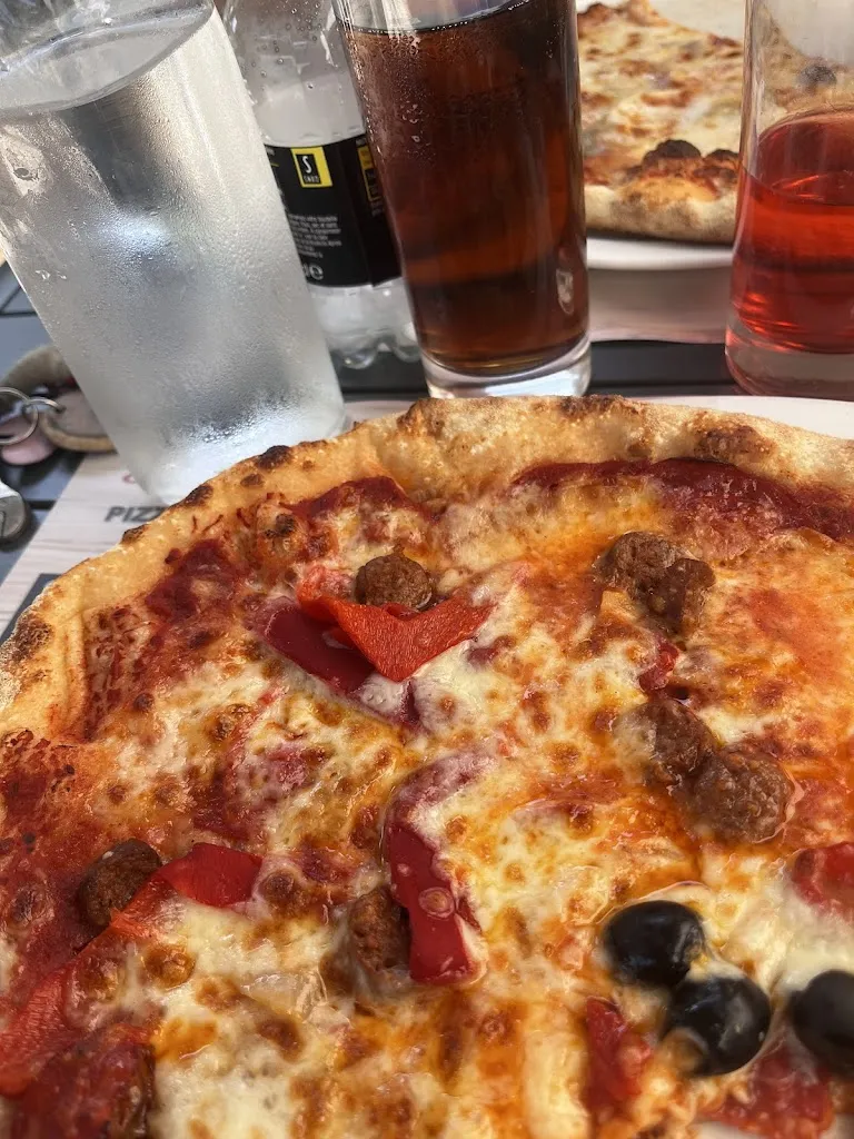 Irina Roland_Restaurant Pizzeria Lou Mas_Savasse_Bewertung