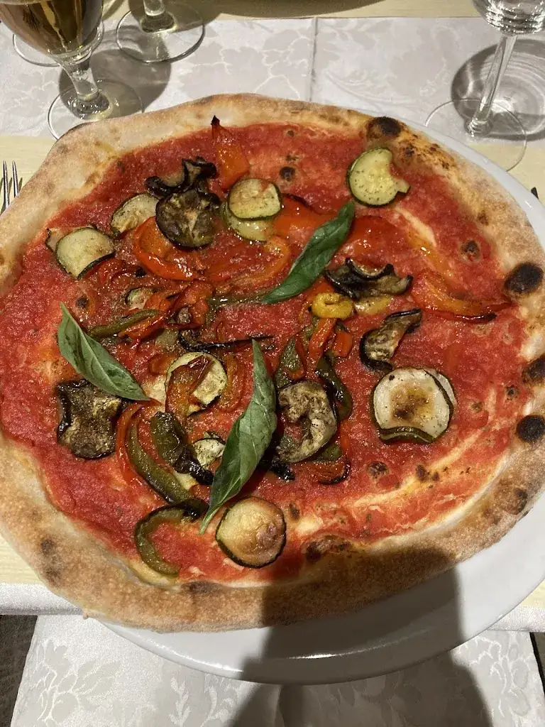 Sara Chiricallo_Hotel des Alpes (Les 3 frères)_Savigny_recensione