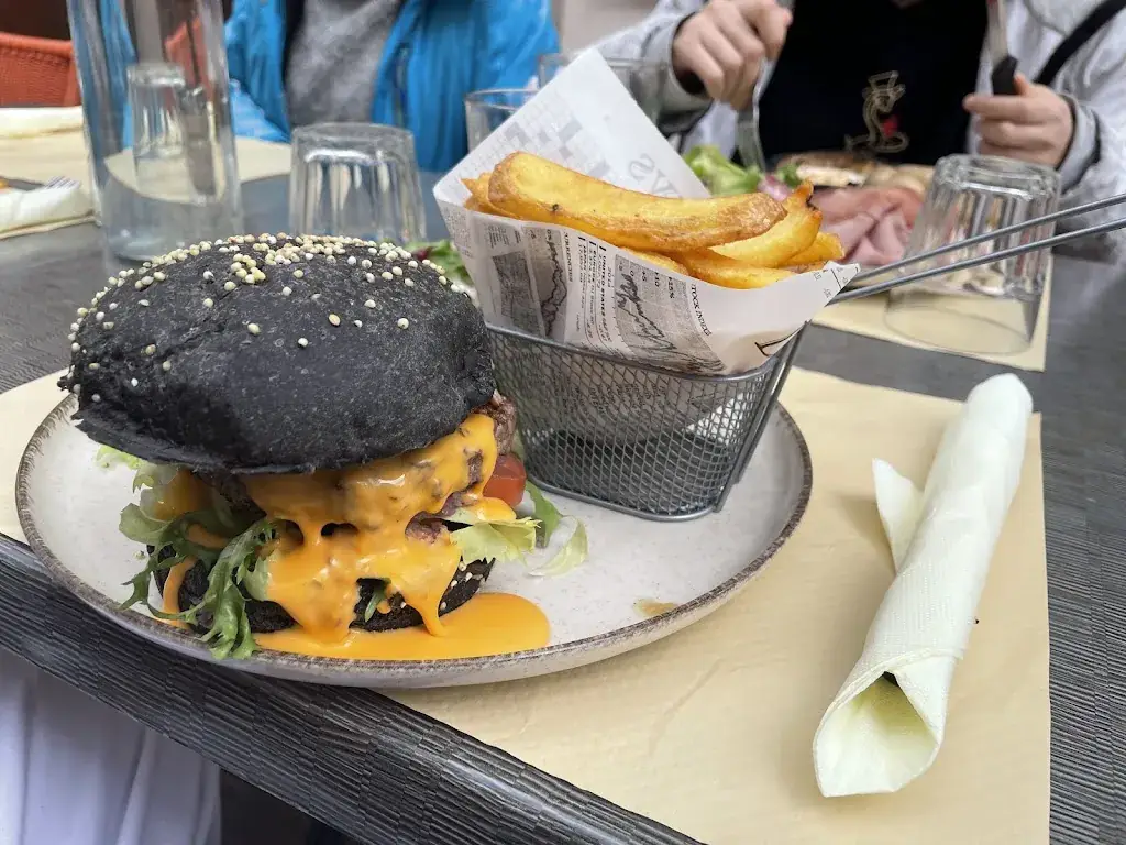 Adrien Rey_Le vie la joie_Sassenage_review