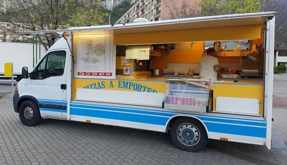 Camion - La Petite Pizza_Sassenage_slider_image_2
