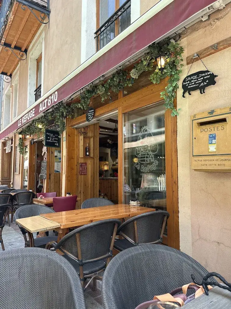 Andrea Alai_Le Refuge_Bourg-Saint-Maurice_review