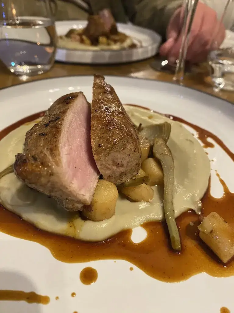 alma rosales_L'Esprit Bistrot_Maubec_review