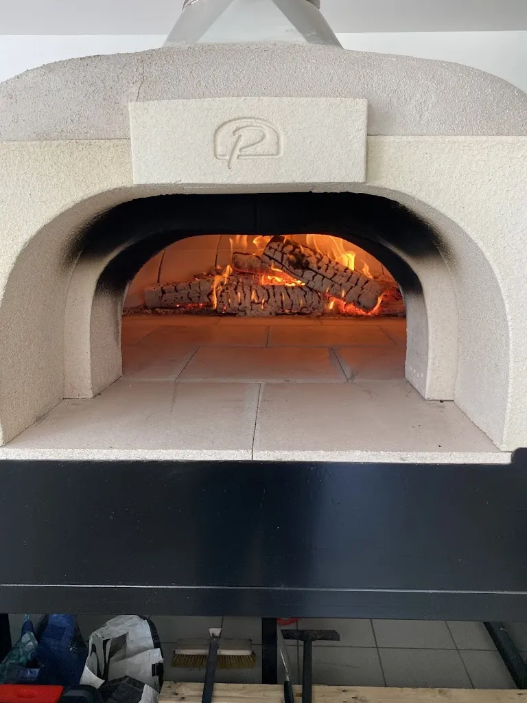 Galactique pizza_Balbigny_slider_image_3