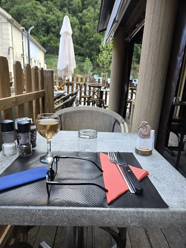 L’Endroit_Salins-Fontaine_slider_image_2