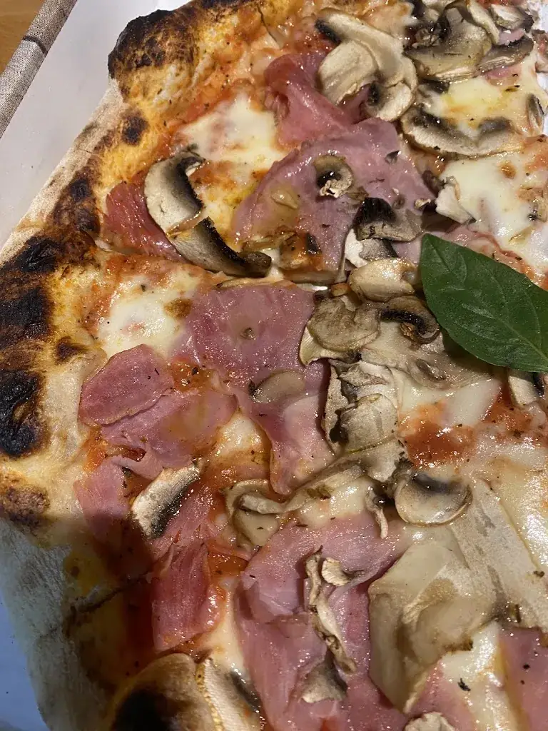 MIA ITALIA_Serrières_slider_image_1