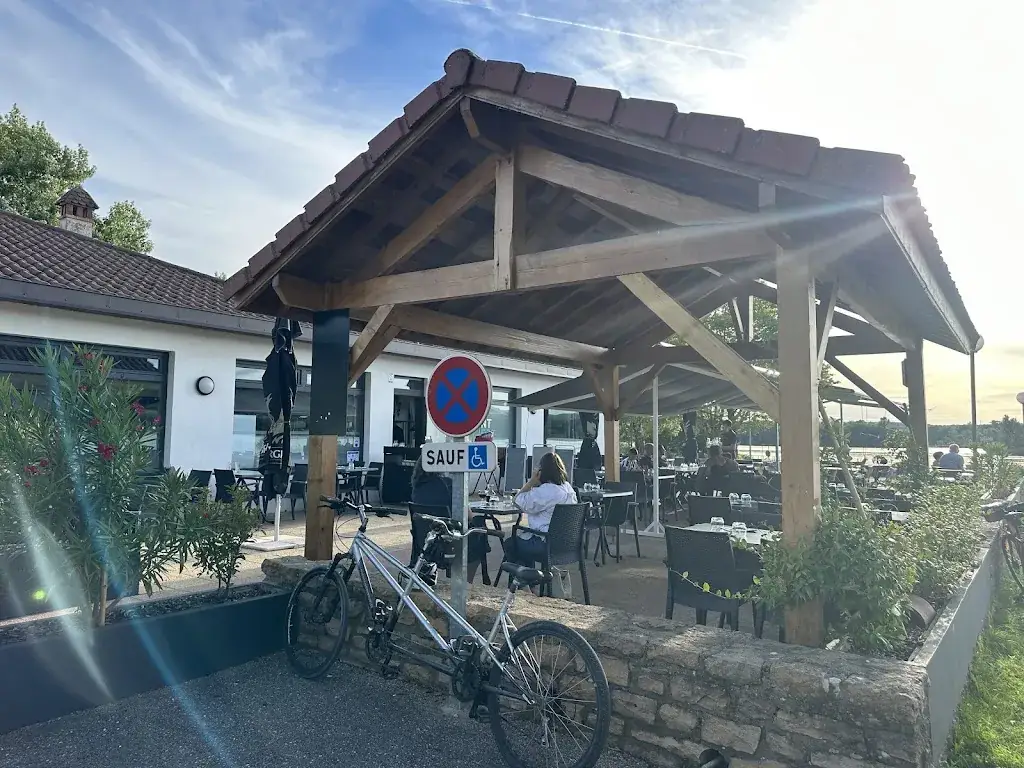 Heidi Øyarhamn_Le POINT VERT - Bar / Restaurant / Plage_Serrières-de-Briord_review