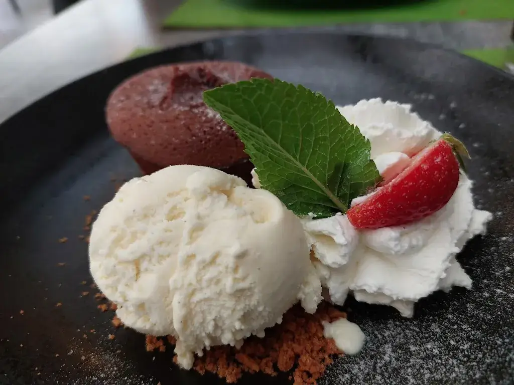 Les Papilles_Annemasse_slider_image_3