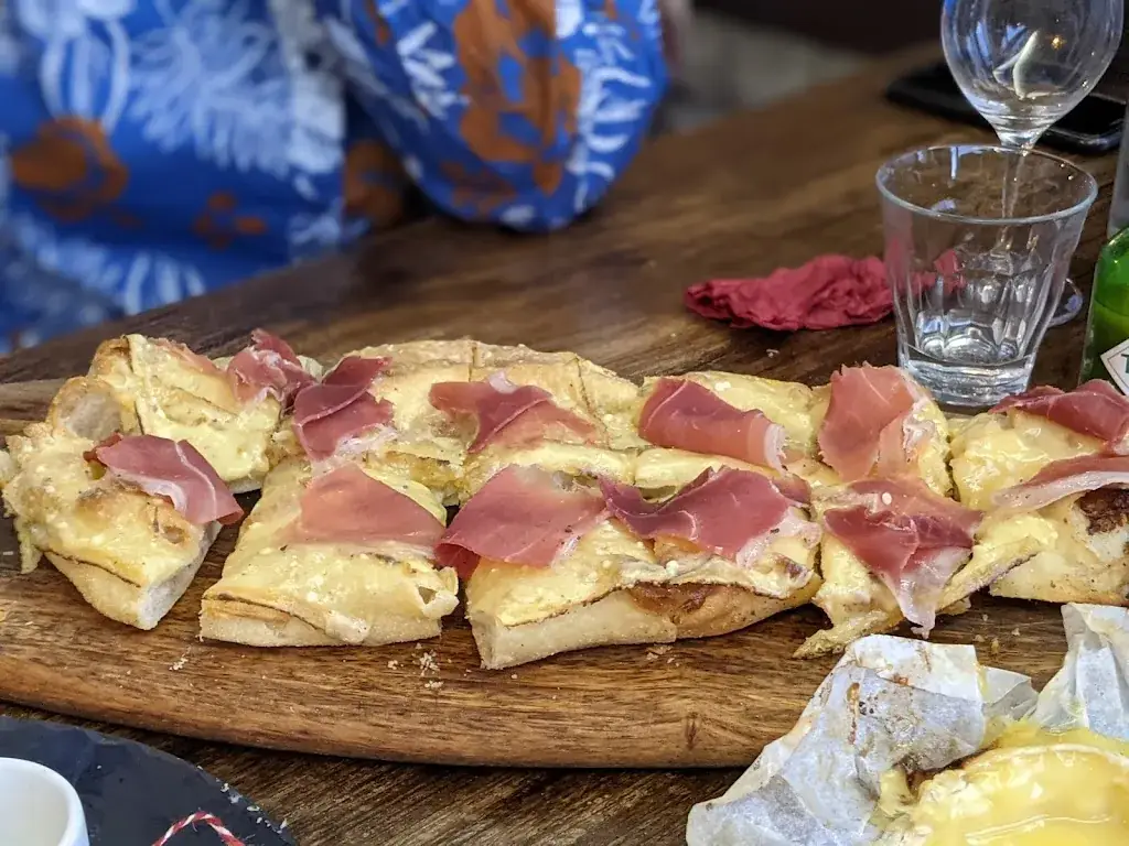 Julien Genève_La Gare_Soucieu-en-Jarrest_review