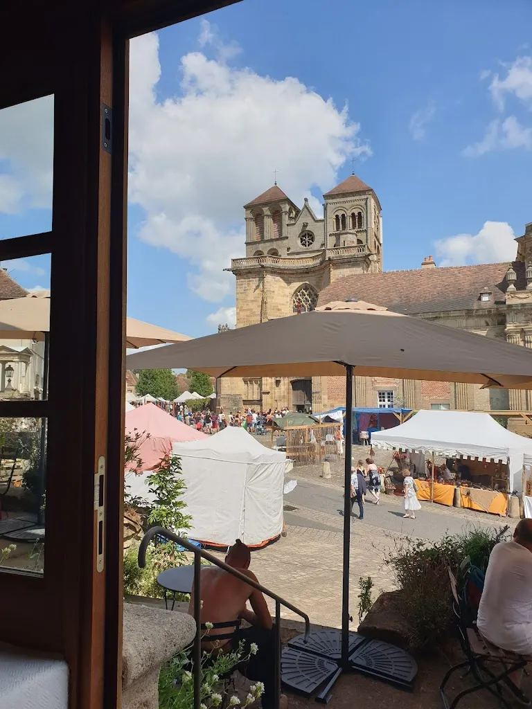 Aux Trois Topines restaurant in Souvigny