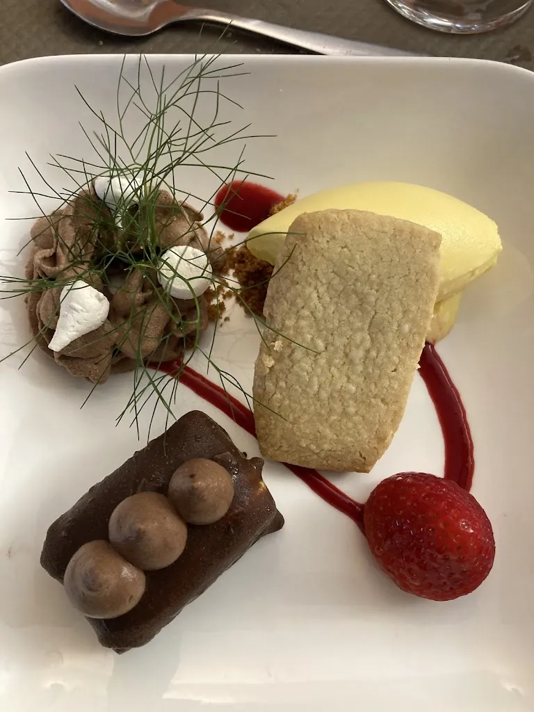 Guus Oldenbeuving_Bar de la Loire_Solignac-sur-Loire_review