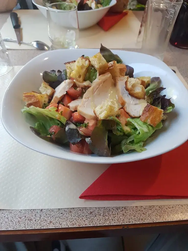 L Escapade Bar Restaurant Presse Tabac_Taluyers_slider_image_2