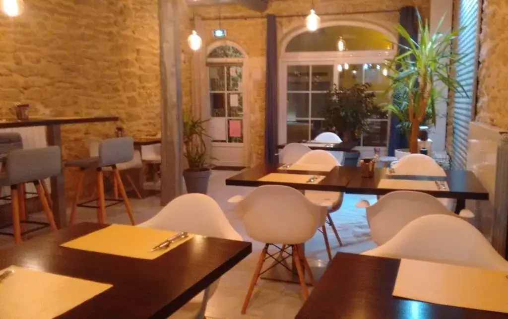 Au 158 restaurant in Suze-la-Rousse