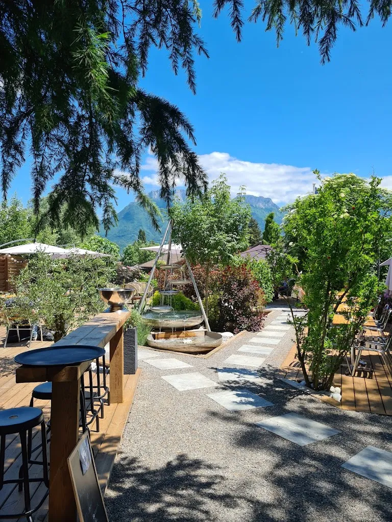 Helen Gordon_La Piste Verte_Sevrier_review