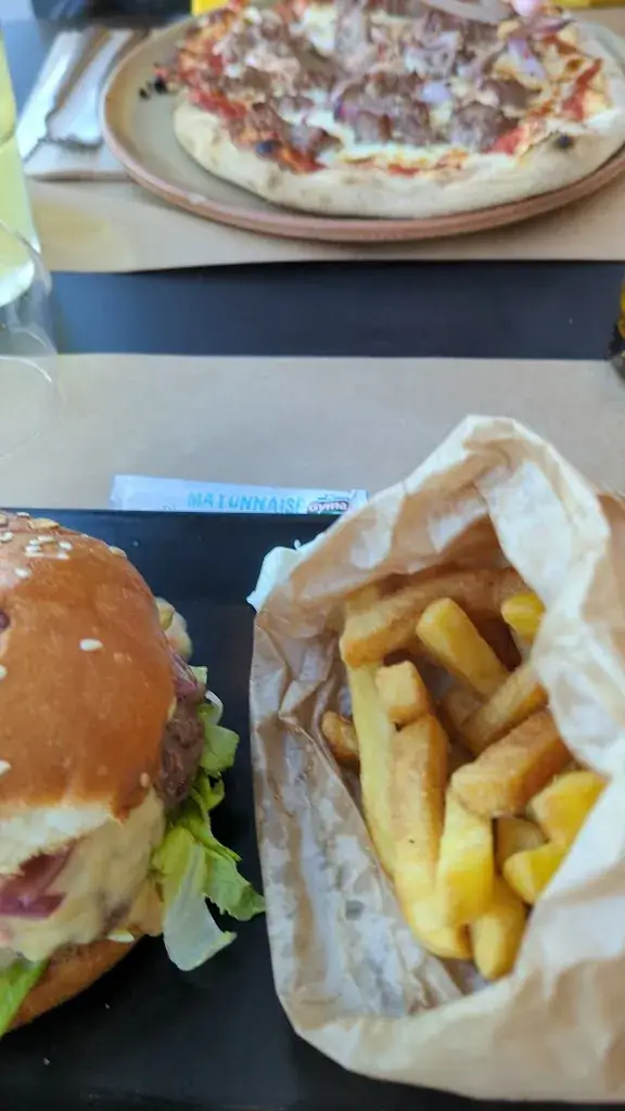 Rohan Weimer_Terracotta | Restaurant de plage | Sevrier_Sevrier_review