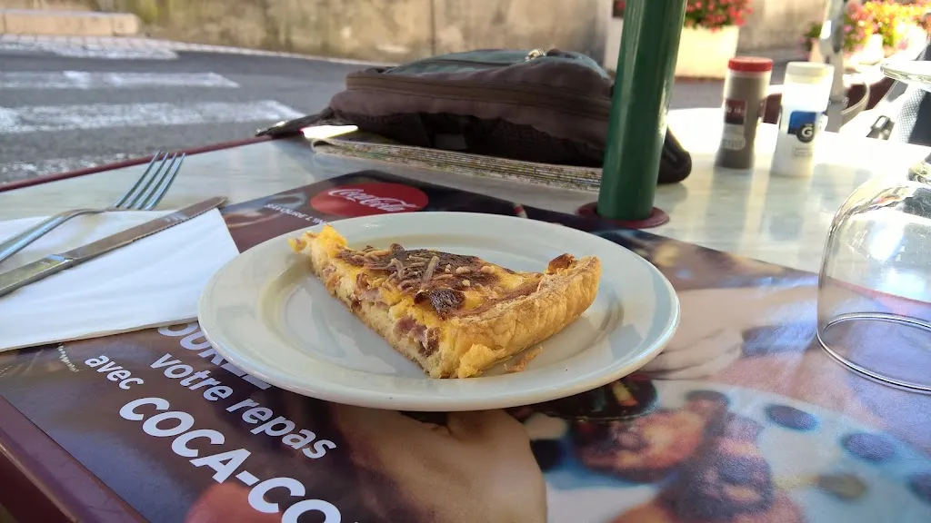 Elena Casa_LE P'tit Bugiste café du Pont_Tenay_review