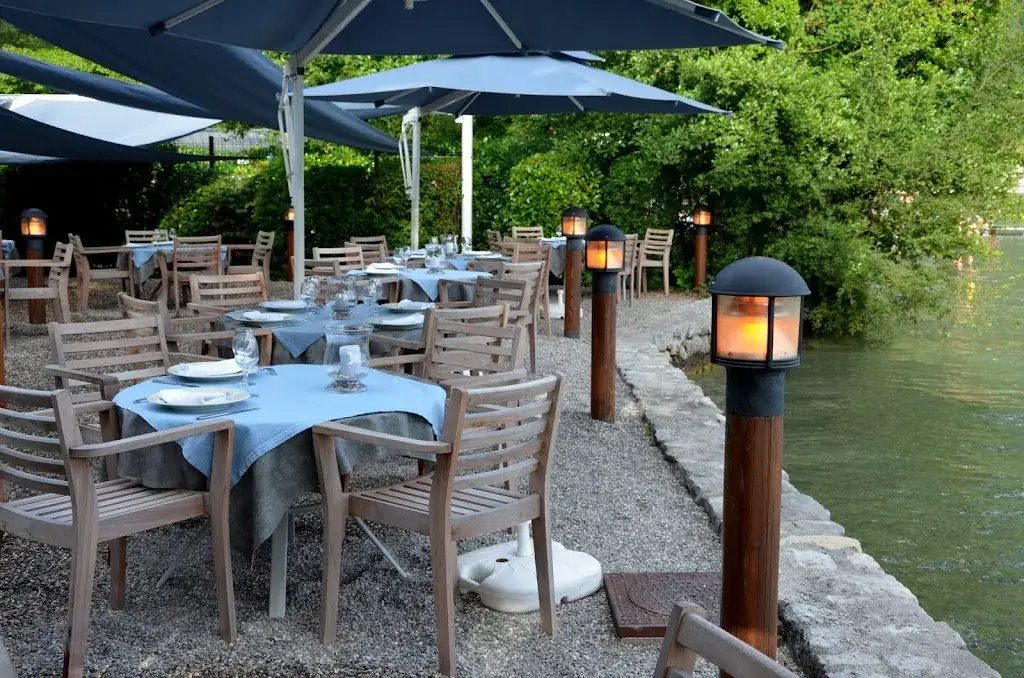 Petit Paradis Restaurant in Talloires-Montmin