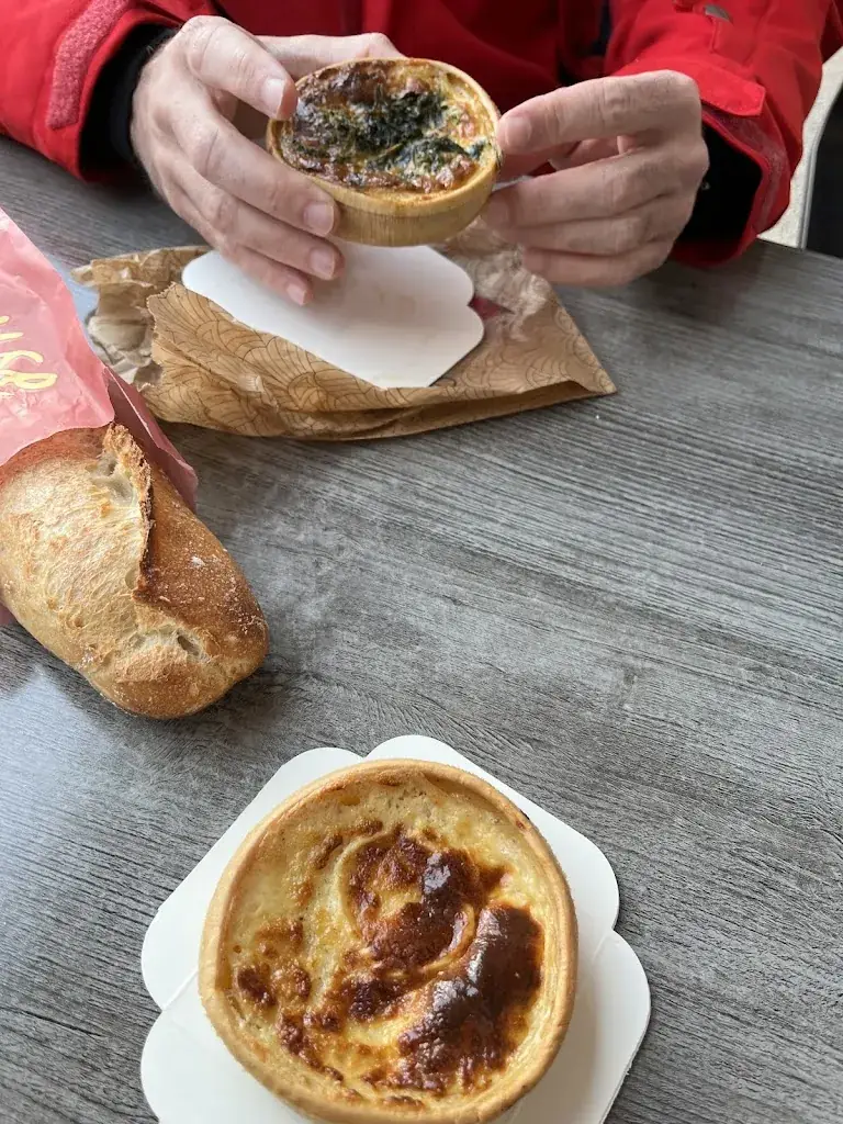 Szilvi Pető_L'Art & Gourmet_Seyssins_review