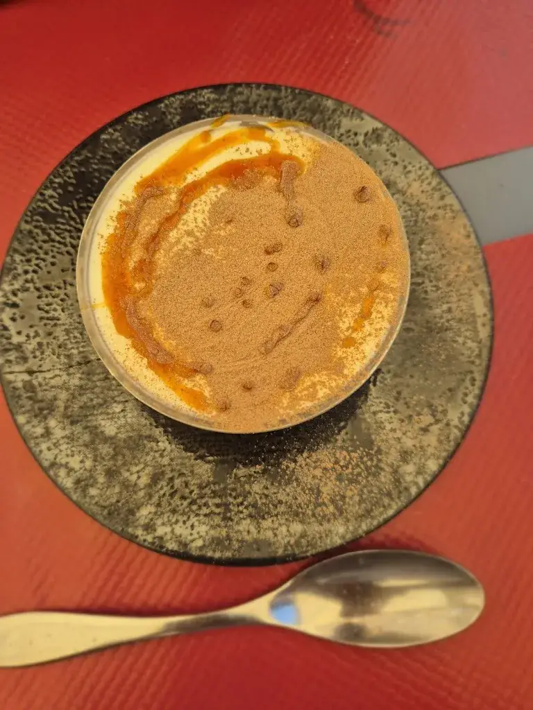 Imane ZANIRATO_Le Patio_Tassin-la-Demi-Lune_review