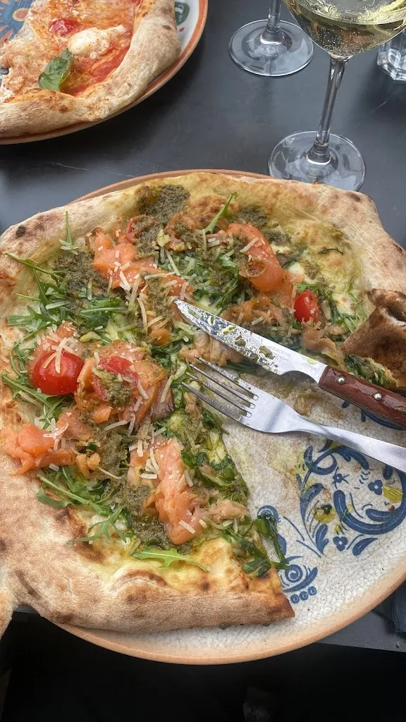 Pang Angkana Kidtiwong_Pizzeria Famigliare da Antonio & Marco Morreale_Tassin-la-Demi-Lune_recensione