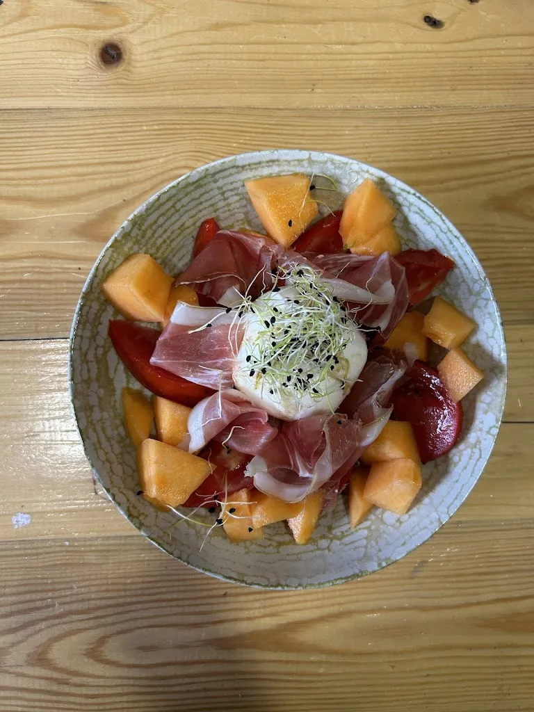 BYGG-VIR PUB restaurant in Taulignan