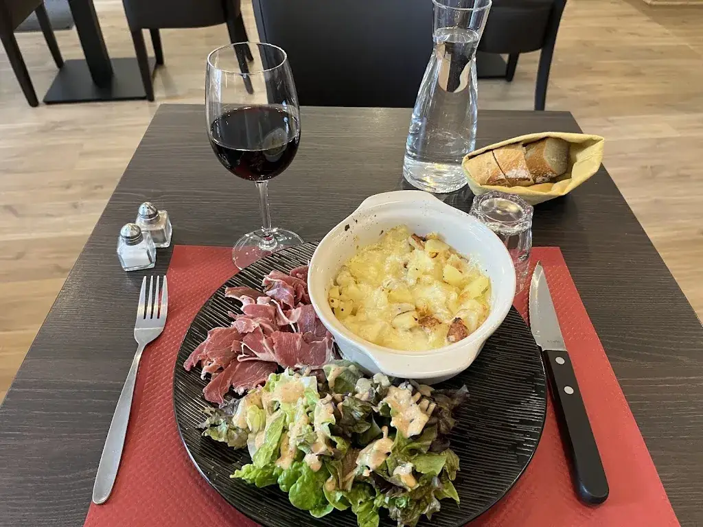 A Table_Thiers_slider_image_2