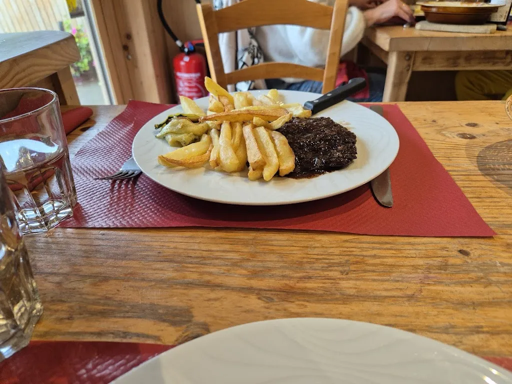 Perrine Crovadore_La Grange à Phil_Theys_review