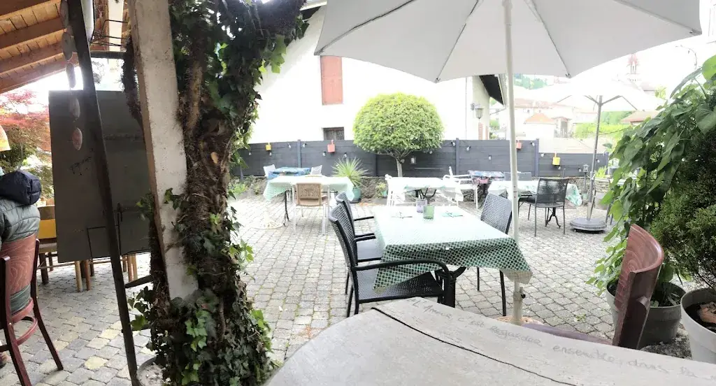 La Bel'Excuse_Theys_slider_image_1