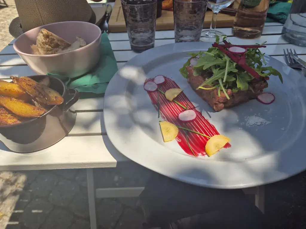 La Bel'Excuse_Theys_slider_image_3