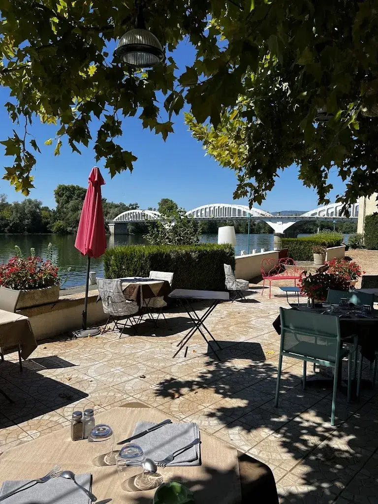 Coté Saône restaurant in Thoissey