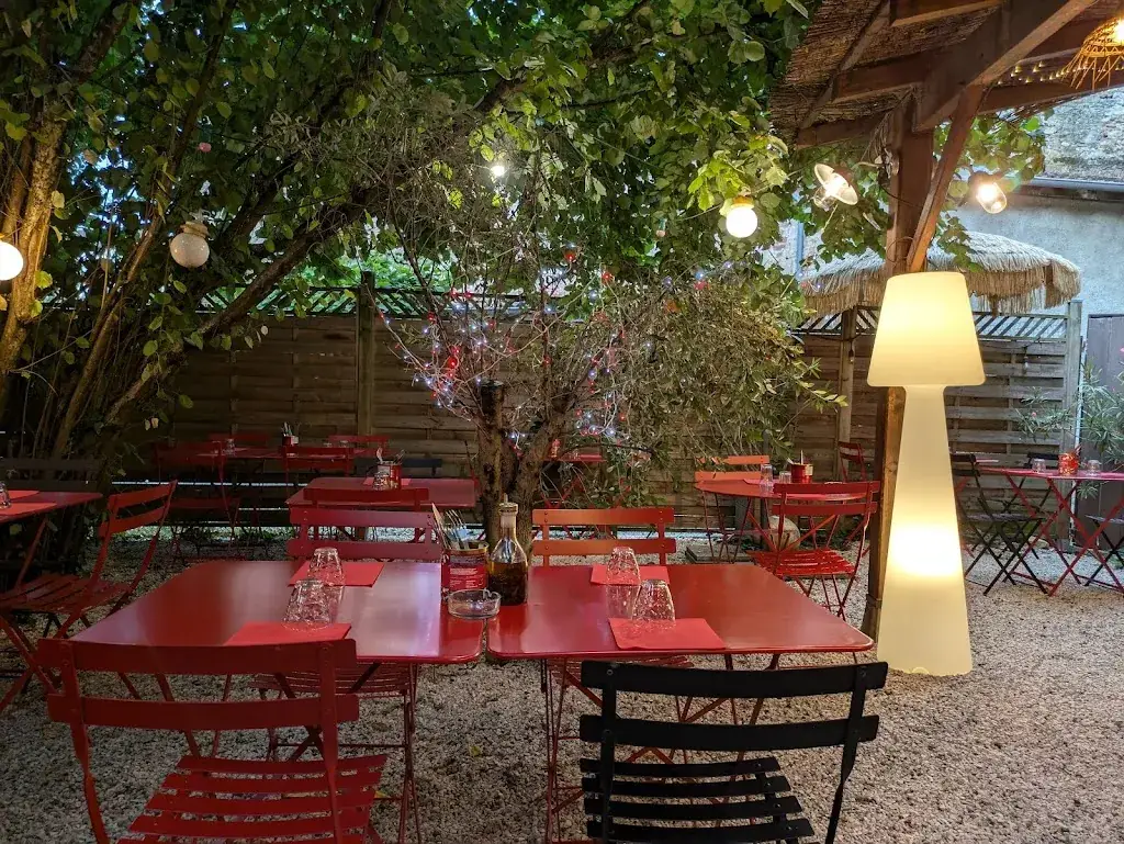 Leon van E._Le Colisée_Thoissey_review