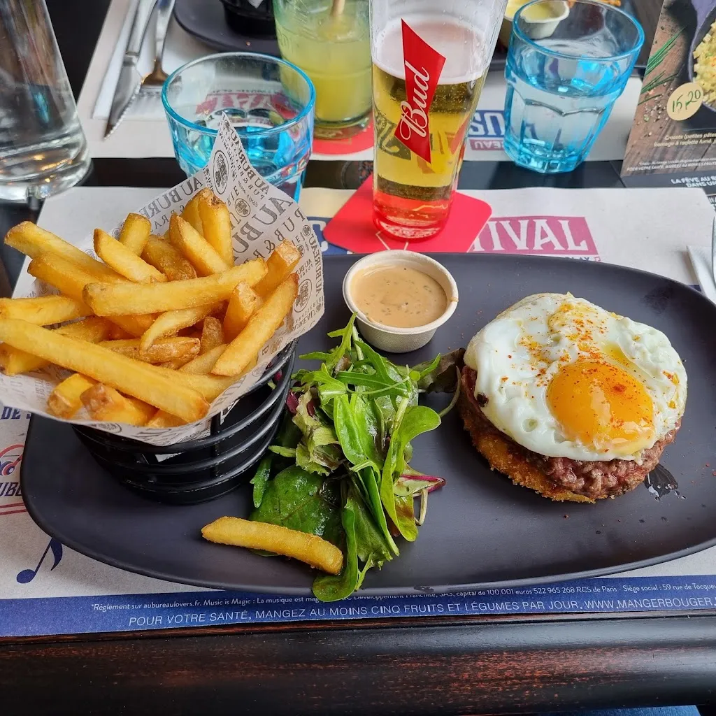 Julien Delattre_Au Bureau_Annemasse_review