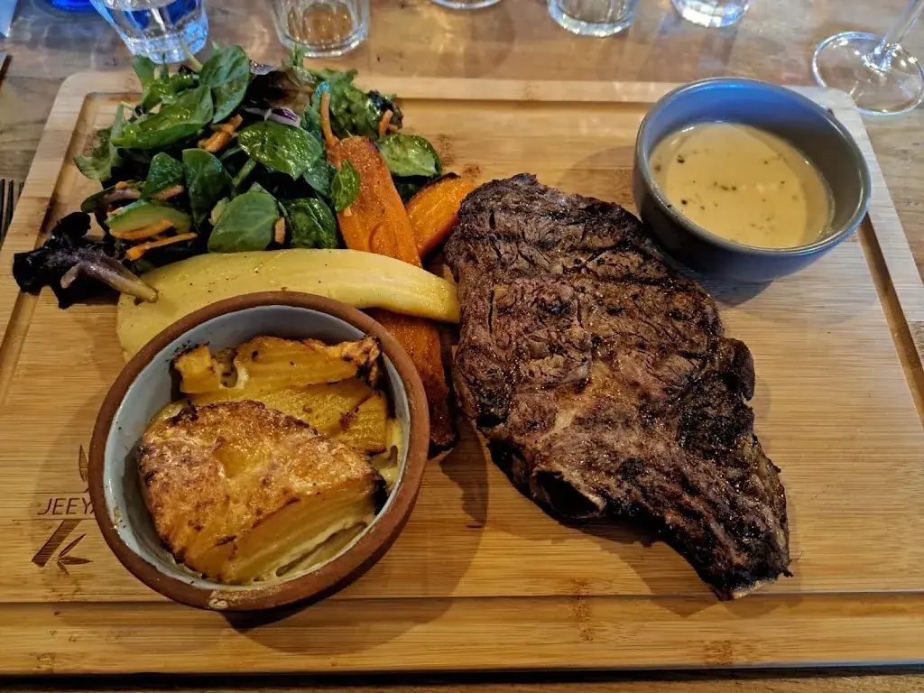 Woody of the West_Grand Cret_Samoëns_review