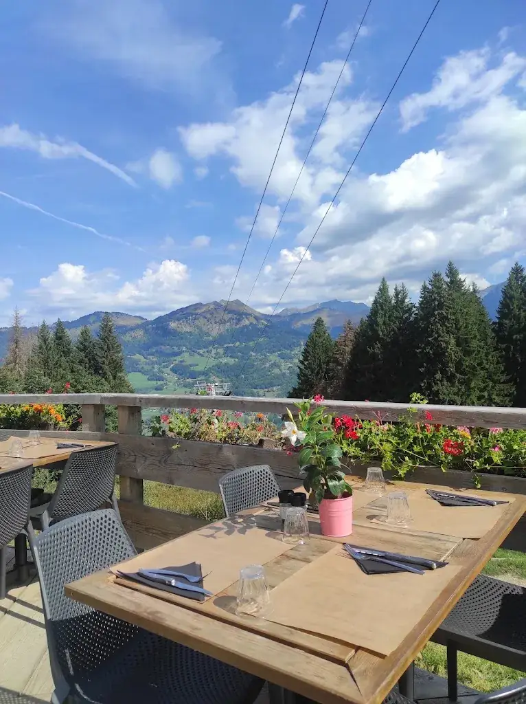 Grand Cret restaurant in Samoëns