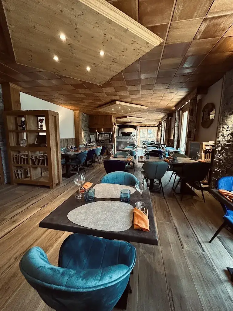 L'Ours Bleu Restaurant_Samoëns_slider_image_1