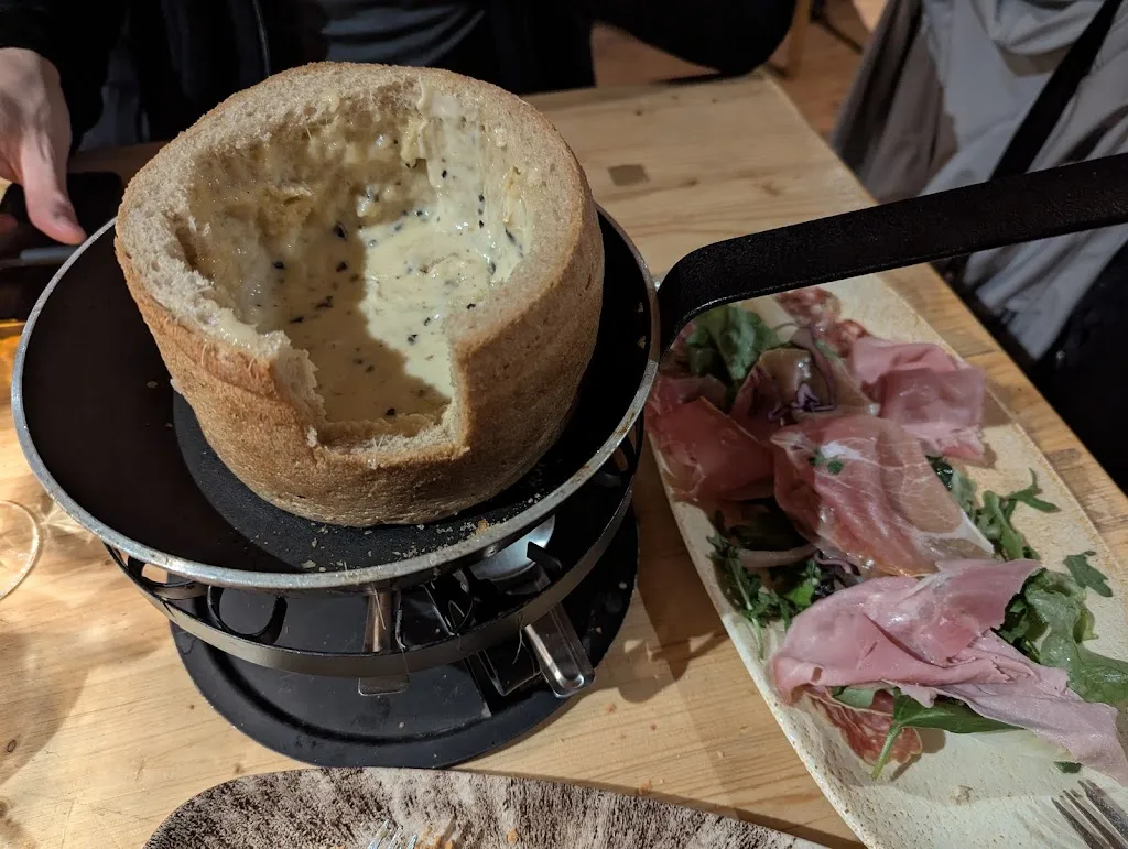 E H_MEZZANINE_Samoëns_review