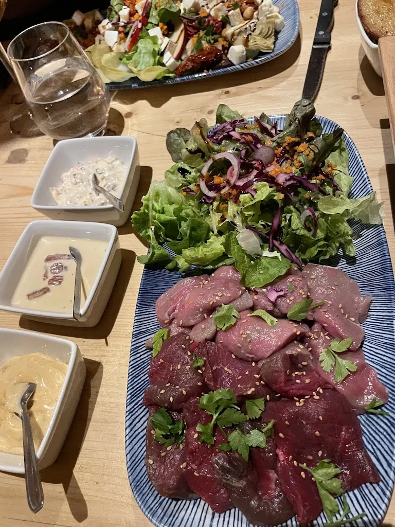 Hannah Jessica Claassens_MEZZANINE_Samoëns_review