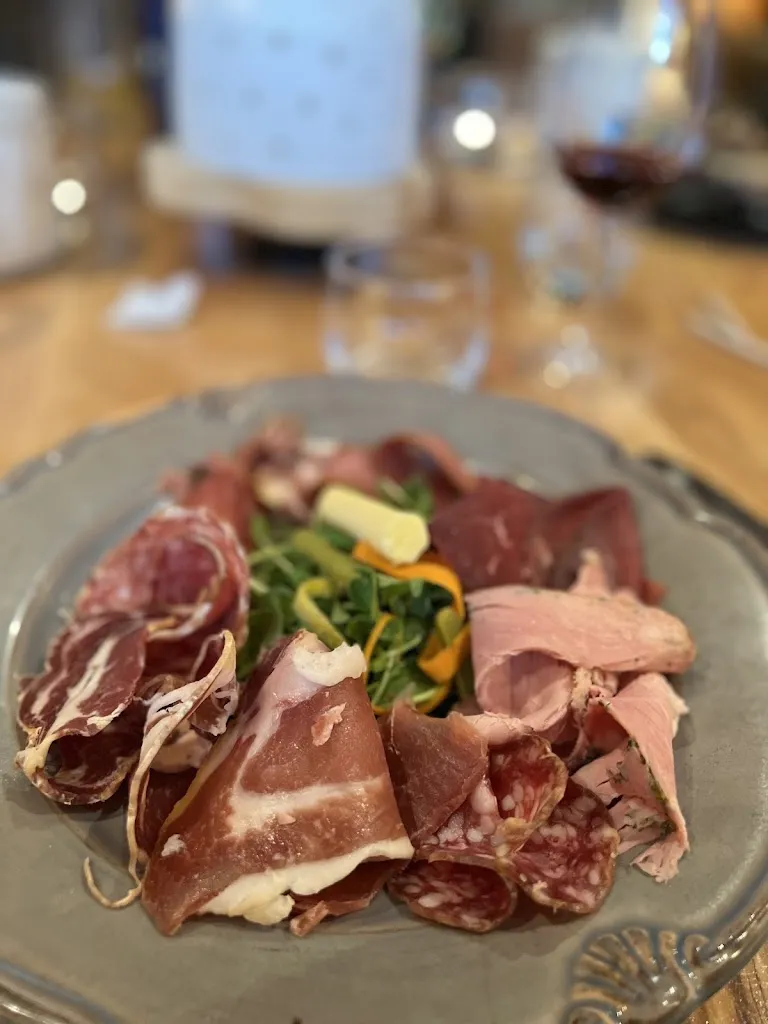 Tim Lees_La table de Fifine_Samoëns_review