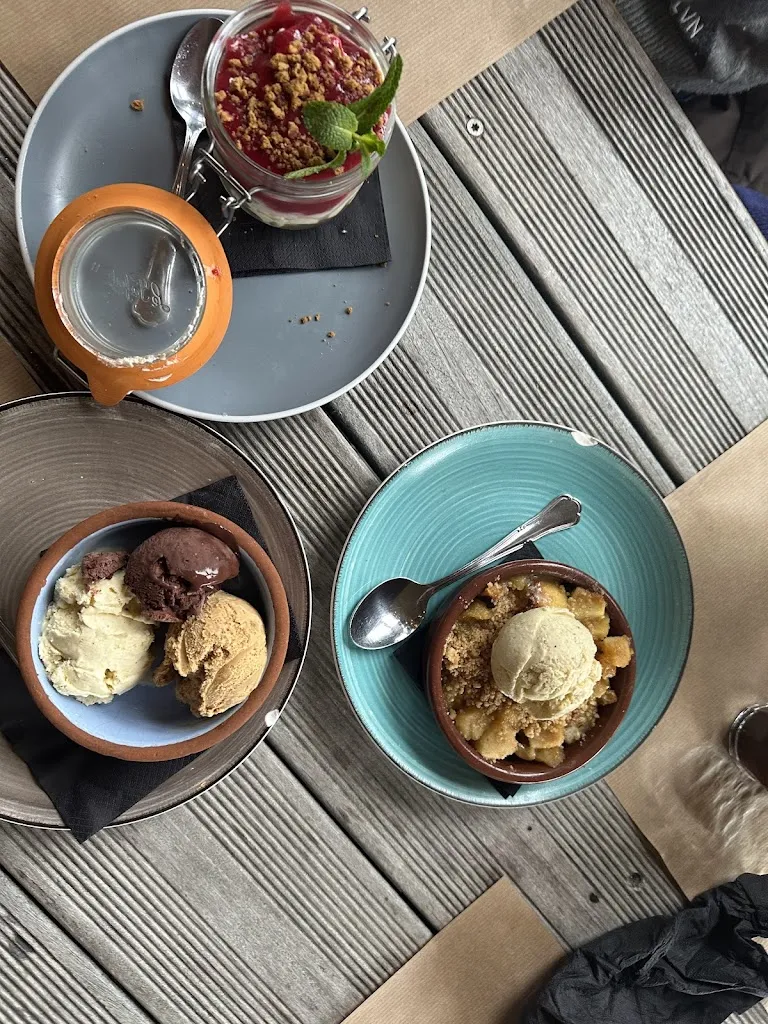 C and M Zimmerman_La Reposette_Samoëns_review