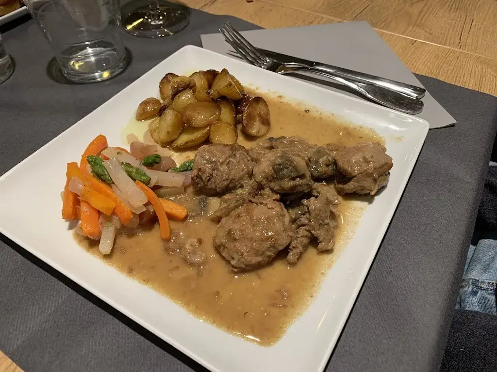 Sabina Rennerfelt_L’ Estanco_Samoëns_review