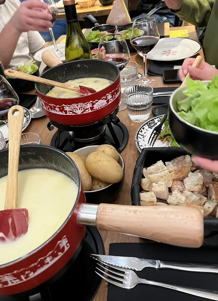 Sahil & Sneha_La p'tite clarine_Samoëns_review