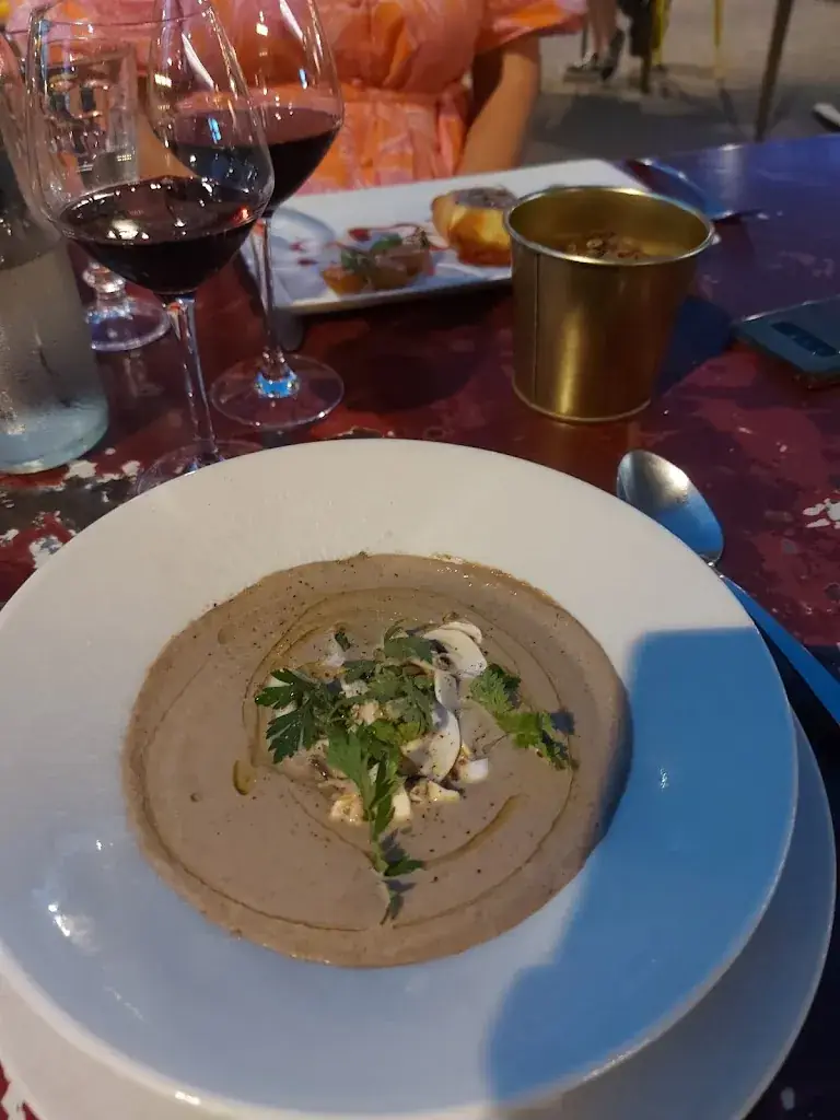 Olivia Woodward_La p'tite clarine_Samoëns_review