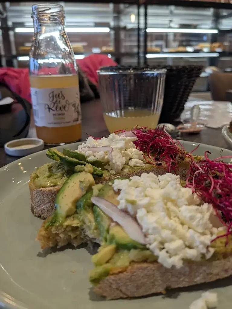 Caroline Salinas_L'instant By Mathilde_Samoëns_review