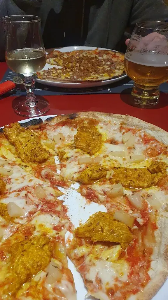 Tina Cross_Restaurant Le Sérac (restaurant, pizzeria, spécialités savoyardes)_Samoëns_review