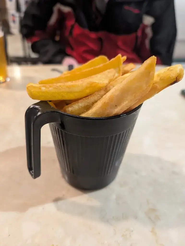 Damian Luby_La Canette_Samoëns_review