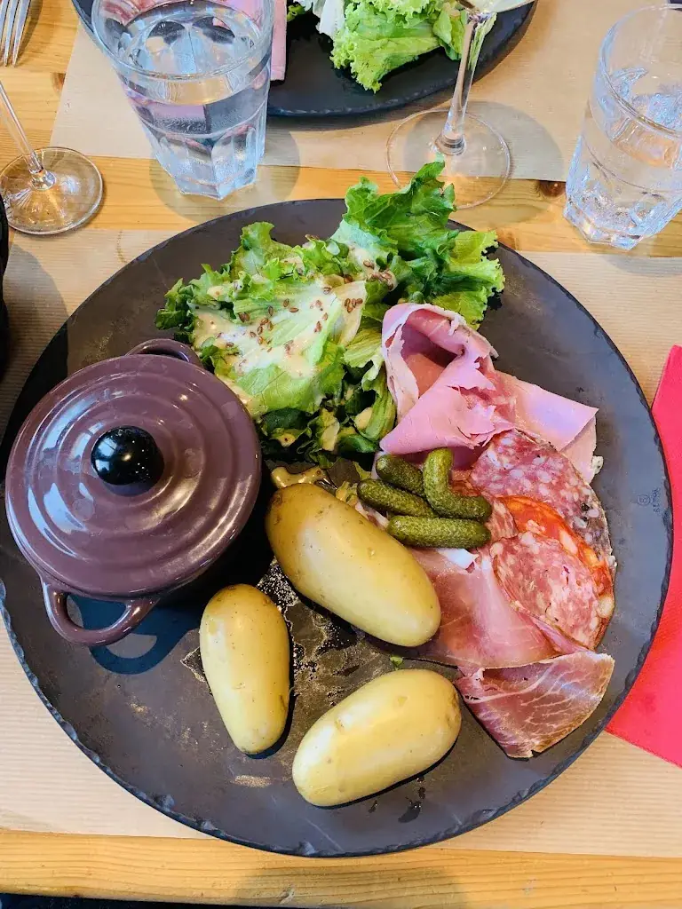 Scrap métal_Restaurant Le Corti Des Saveurs_Sixt-Fer-à-Cheval_review