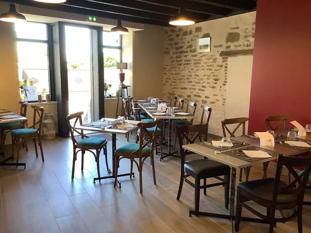 Restaurant A la source restaurant in Journans