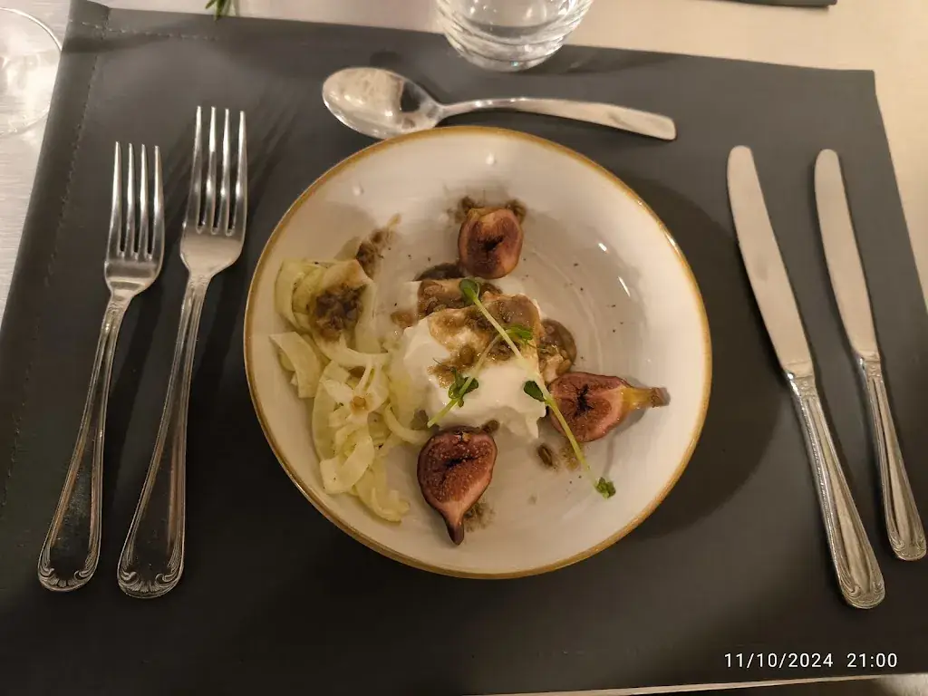 Restaurant A la source_Journans_slider_image_3