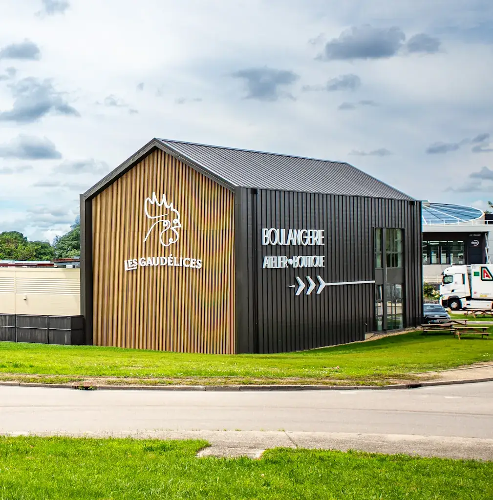 Les Gaudelices boulangerie biscuiterie restaurant in Tossiat
