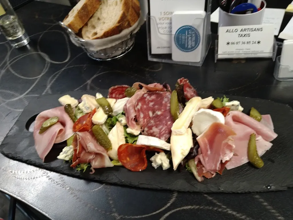 lo lo_Brasserie de la Place_Toussieu_review